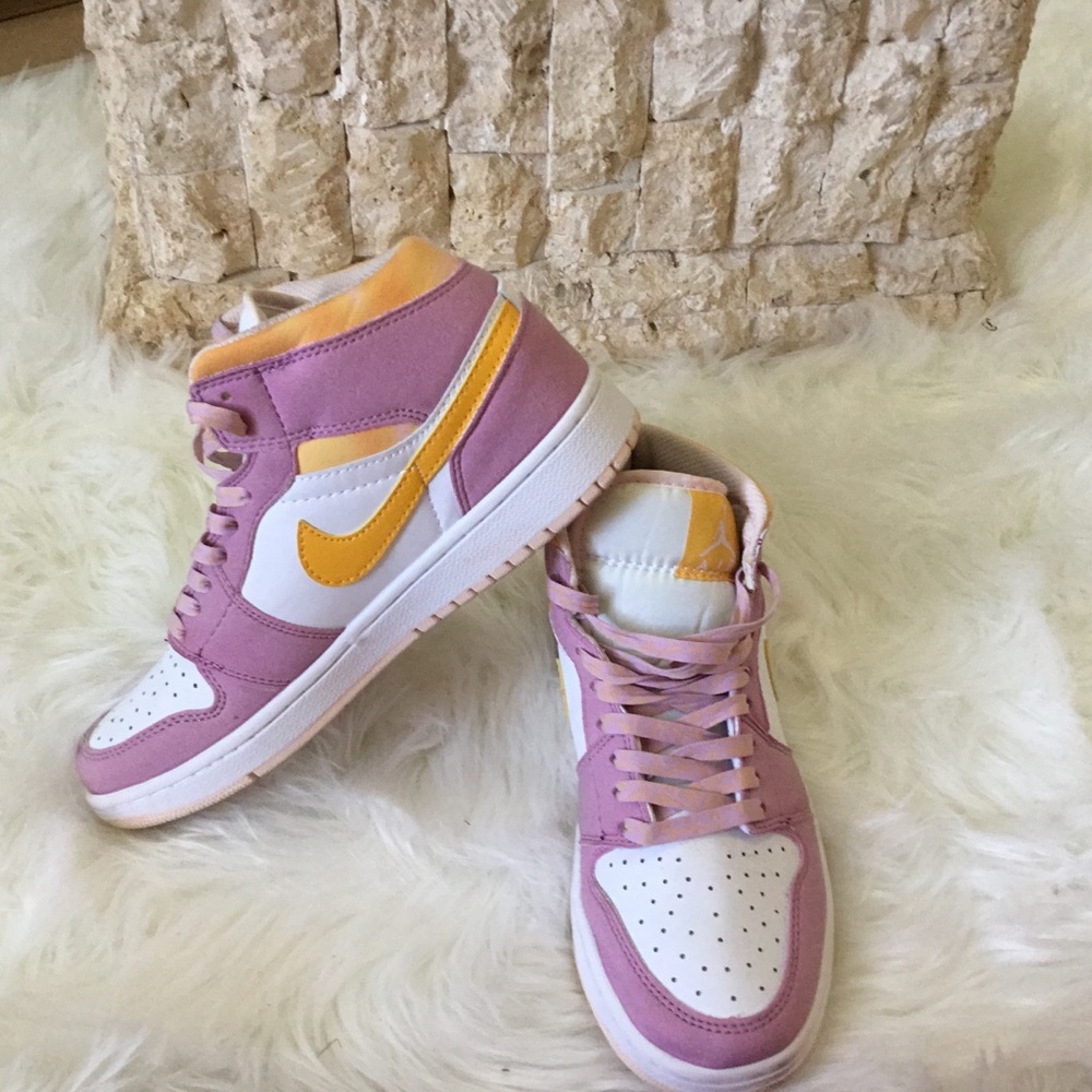 AIR JORDAN 1 MID SE PS ARCTIC PINK Shoes